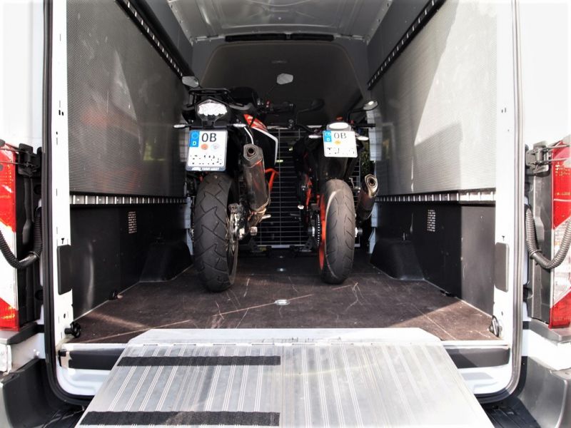 motorradtransporter_mieten_leihen_autovermietung_comet_kasten_6-sitzer_doppelkabiner_doka_15.JPG